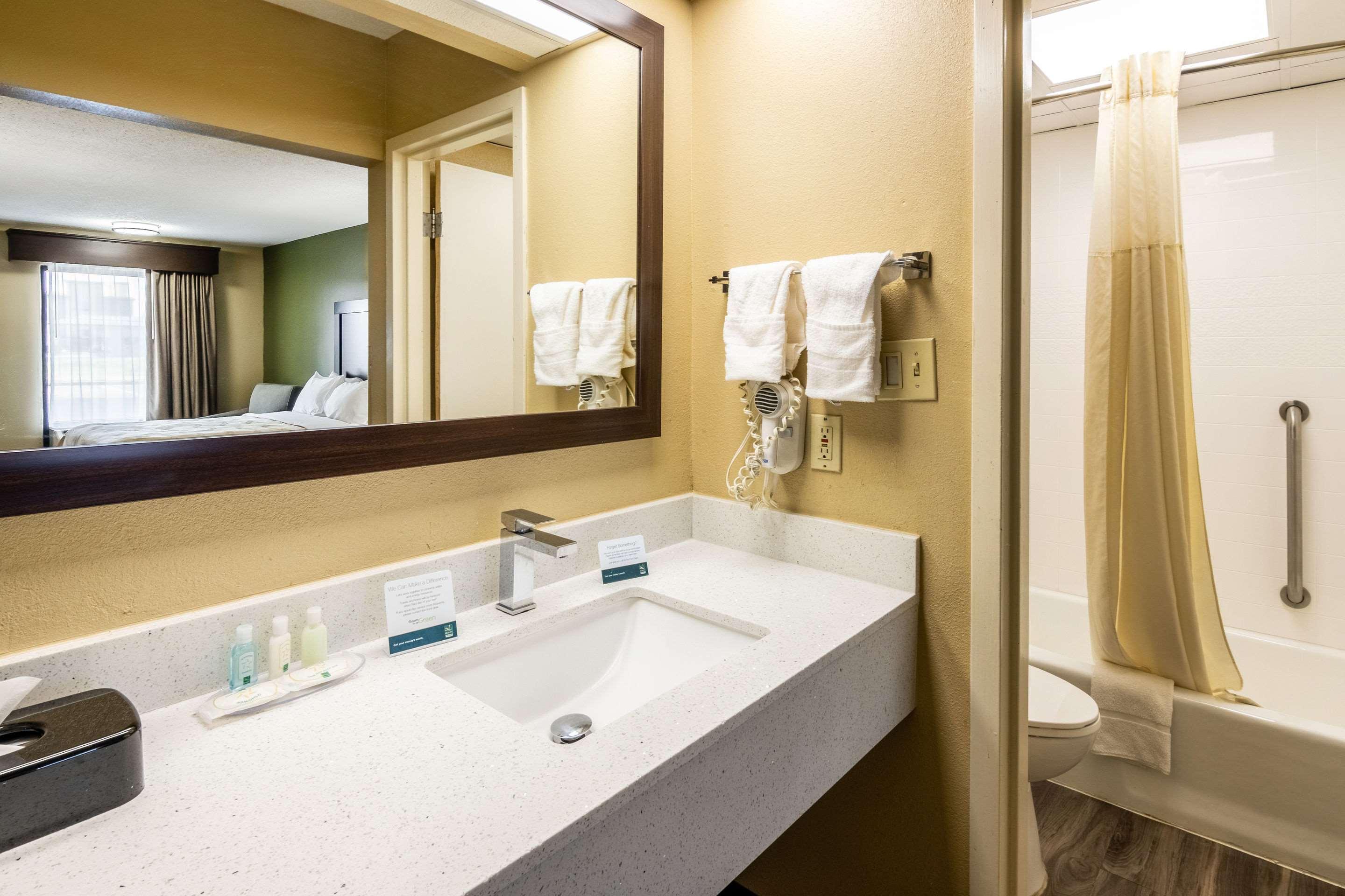 Quality Inn Perry - National Fairgrounds Area Exteriör bild