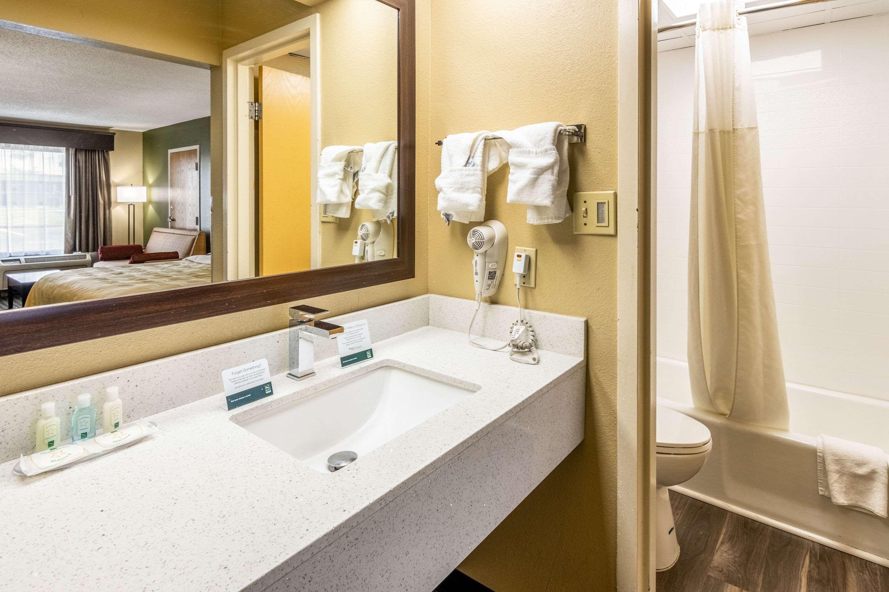 Quality Inn Perry - National Fairgrounds Area Exteriör bild