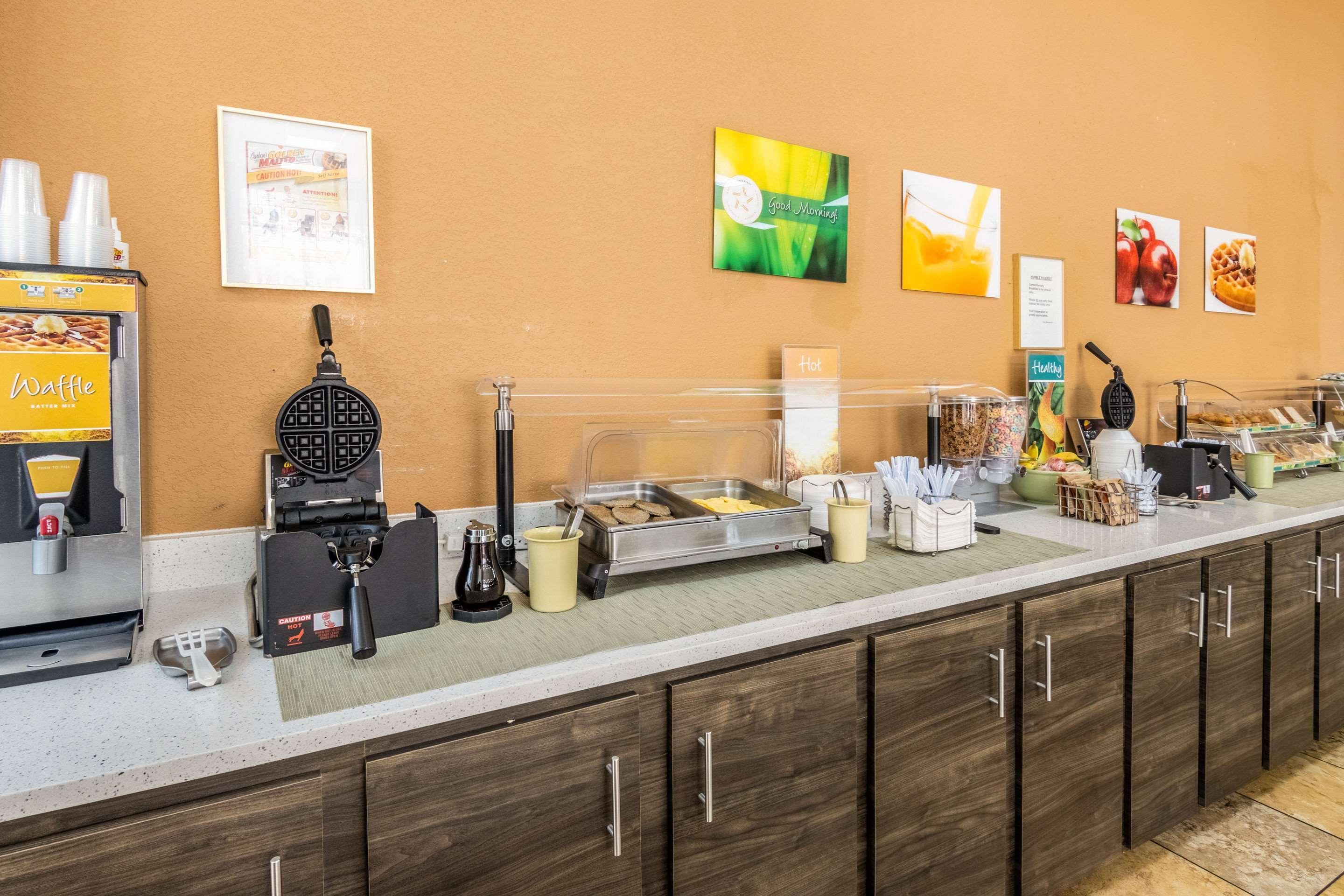 Quality Inn Perry - National Fairgrounds Area Exteriör bild