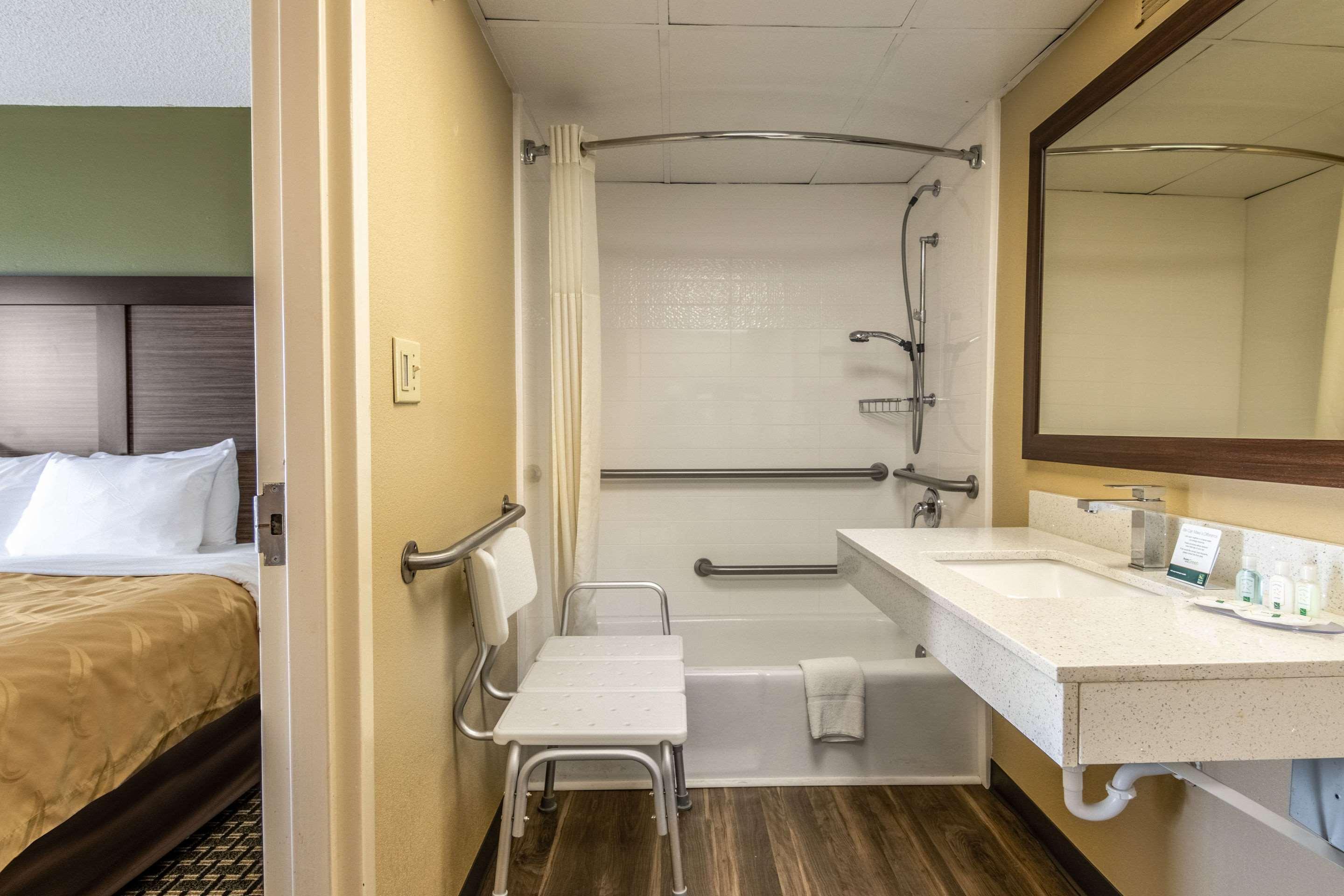 Quality Inn Perry - National Fairgrounds Area Exteriör bild