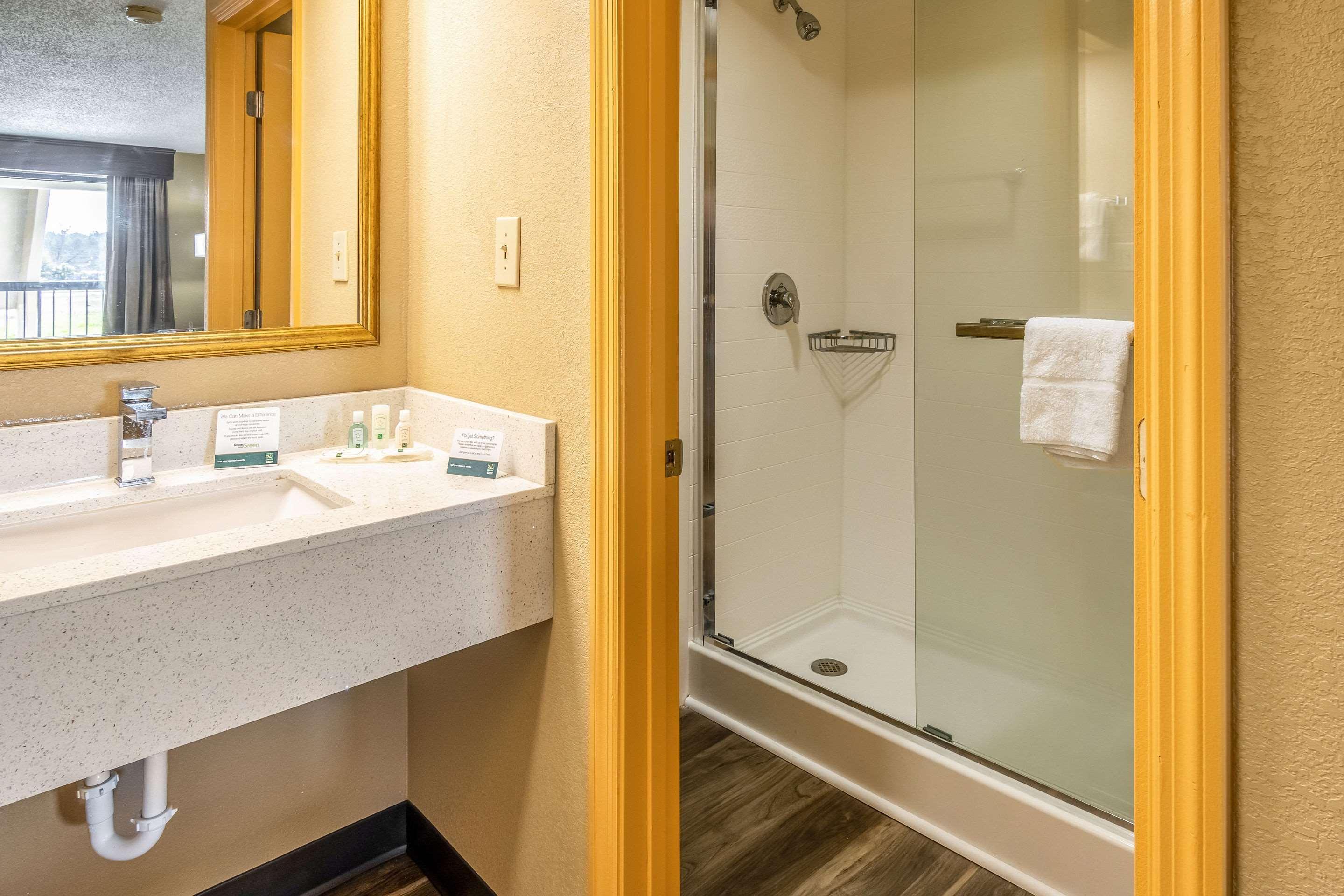 Quality Inn Perry - National Fairgrounds Area Exteriör bild